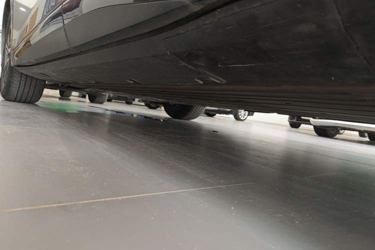 Used XPeng G6 2024 580 Long-Range Plus Left Side Sill