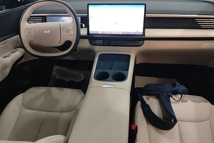 Used XPeng G6 2024 580 Long-Range Plus Center Console