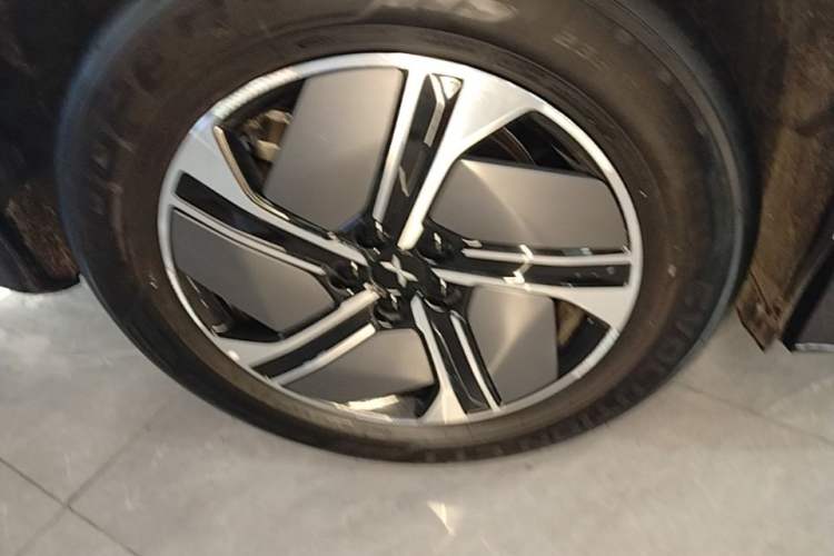 Used XPeng G6 2024 580 Long-Range Plus Right Rear Wheel Hub