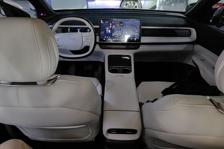 Used XPeng G6 2024 580 Long-Range Plus Center Console