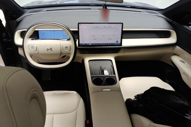 Used XPeng G6 2024 580 Long-Range Plus Center Console