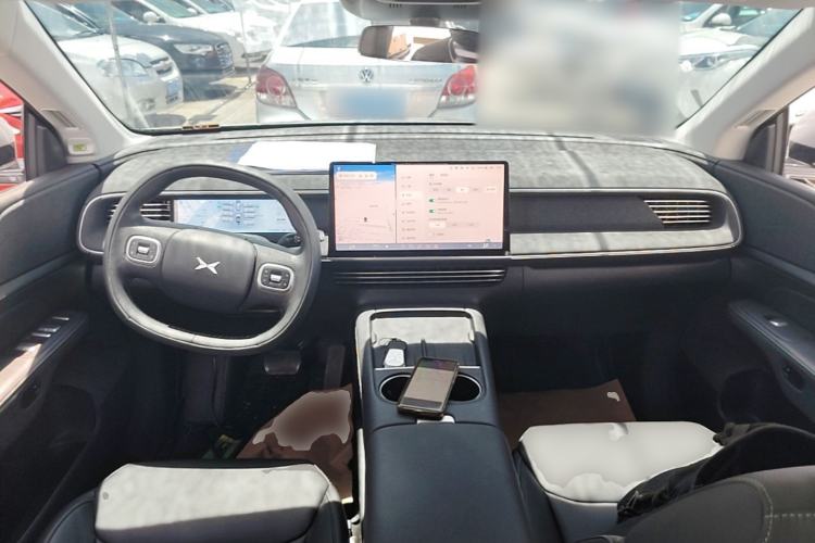 Used XPeng G6 2024 580 Long-Range Plus Center Console
