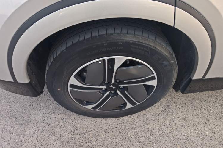 Used XPeng G6 2024 580 Long-Range Plus Exterior 5