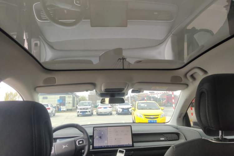 Used XPeng G6 2024 580 Long-Range Plus Headliner