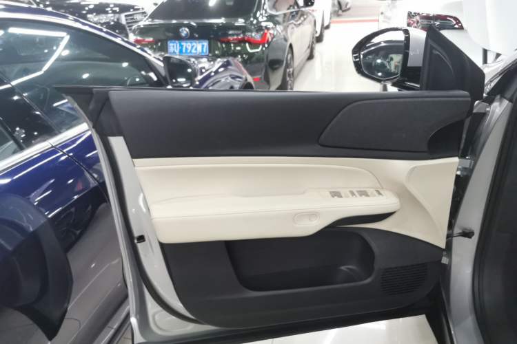 Used XPeng G6 2024 580 Long-Range Plus Left Front Door Interior
