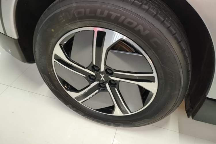 Used XPeng G6 2024 580 Long-Range Plus Right Rear Wheel Hub
