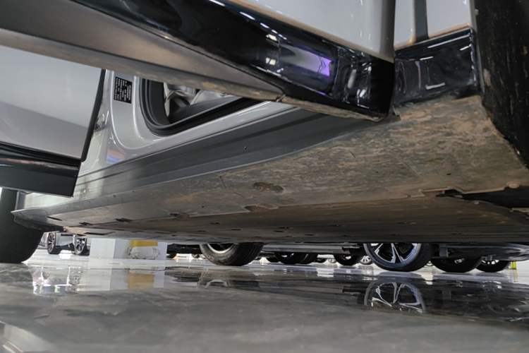 Used XPeng G6 2024 580 Long-Range Plus Right Side Sill