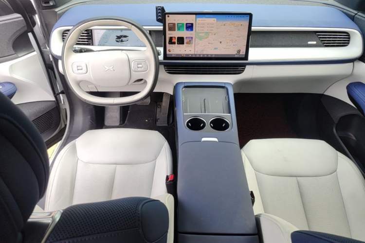 Used XPeng G6 2024 580 Long-Range Plus Center Console