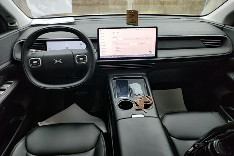 Used XPeng G6 2024 580 Long-Range Plus Center Console