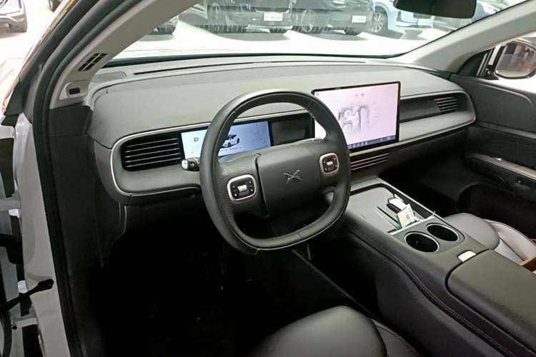 Used XPeng G6 2024 580 Long-Range Plus Center Console