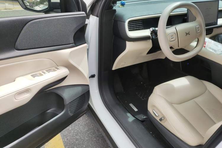 Used XPeng G6 2024 580 Long-Range Plus Driver Seat