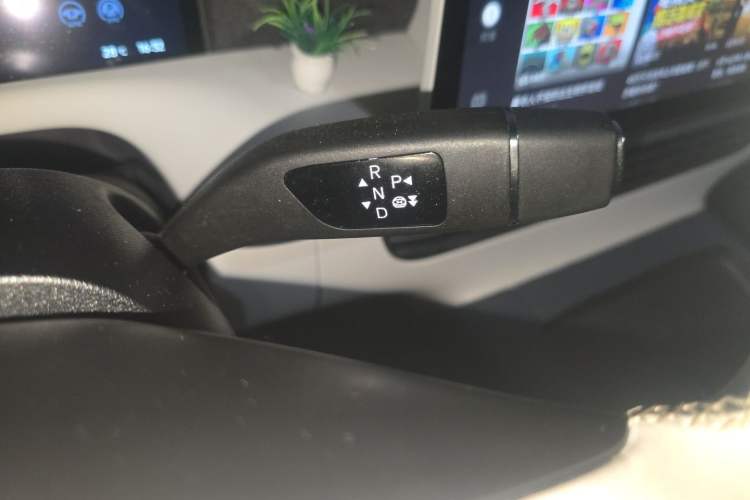 Used XPeng G6 2024 580 Long-Range Plus Gear Lever