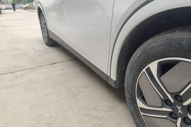 Used XPeng G6 2024 580 Long-Range Plus Right Side Sill