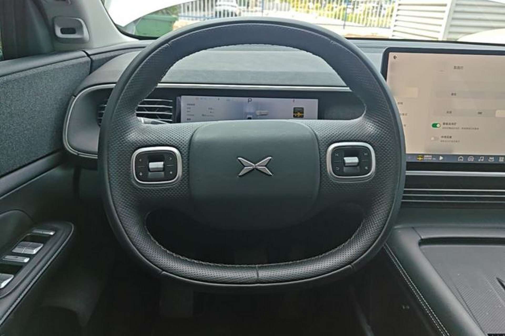 Used XPeng G6 2024 580 Long-Range Plus Steering Wheel