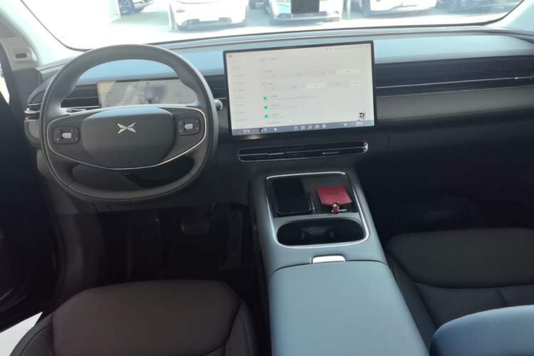 Used XPeng G6 2025 625 Long-Range Max Tech Edition Center Console