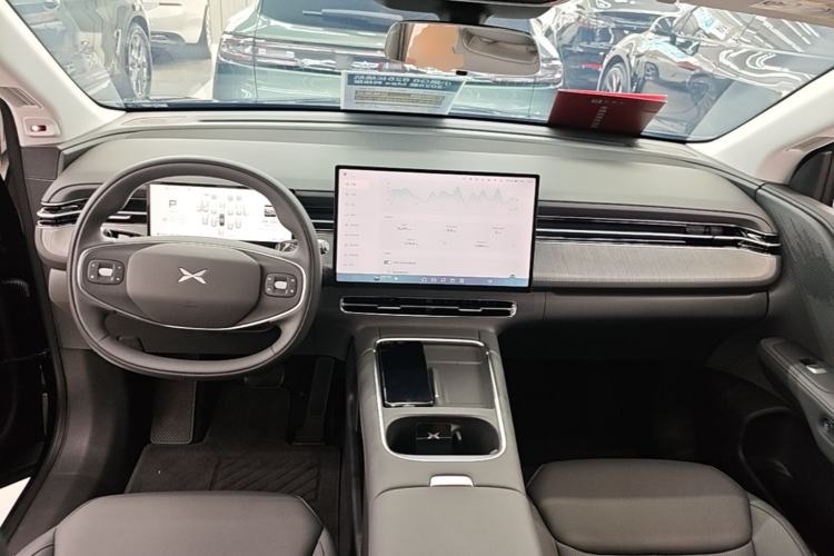 Used XPeng G6 2025 625 Long-Range Max Tech Edition Center Console