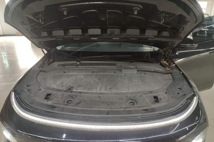Used XPeng G6 2025 625 Long-Range Max Tech Edition Engine Bay