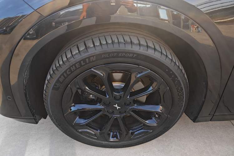 Used XPeng G6 2025 625 Long-Range Max Tech Edition Exterior 4