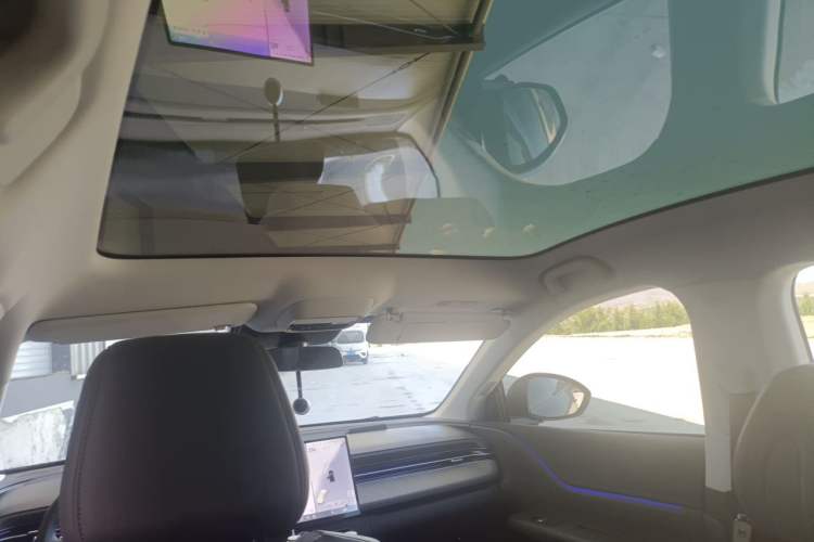 Used XPeng G6 2025 625 Long-Range Max Tech Edition Headliner