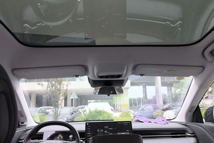 Used XPeng G6 2025 625 Long-Range Max Tech Edition Headliner