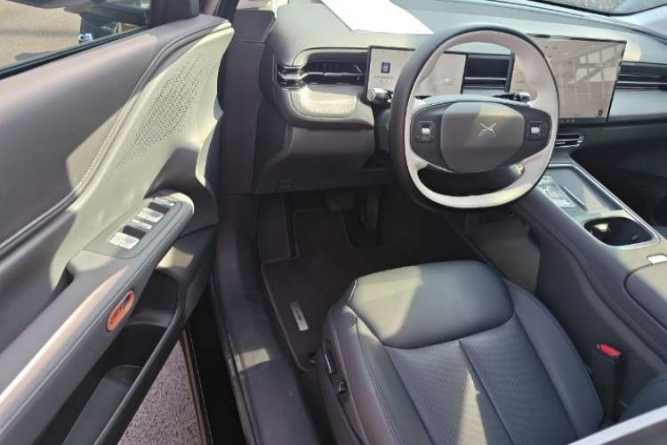Used XPeng G6 2025 625 Long-Range Max Tech Edition Interior 1