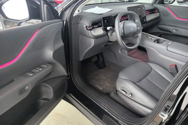 Used XPeng G6 2025 625 Long-Range Max Tech Edition Interior 2