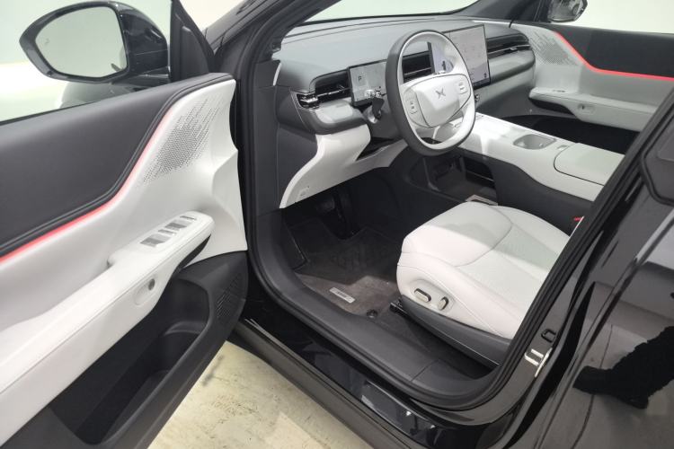 Used XPeng G6 2025 625 Long-Range Max Tech Edition Interior 2