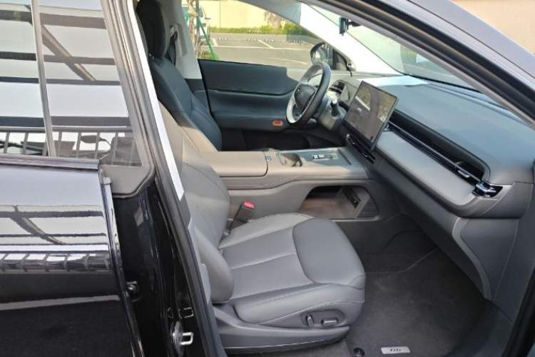 Used XPeng G6 2025 625 Long-Range Max Tech Edition Interior 3