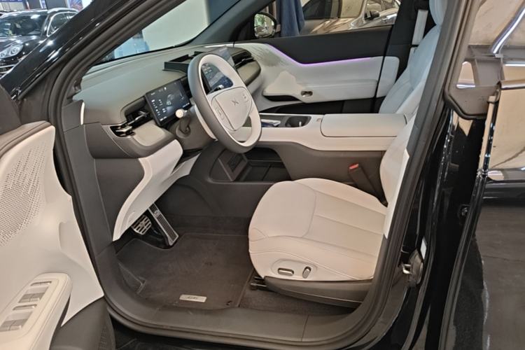 Used XPeng G6 2025 625 Long-Range Max Tech Edition Left Front Seat