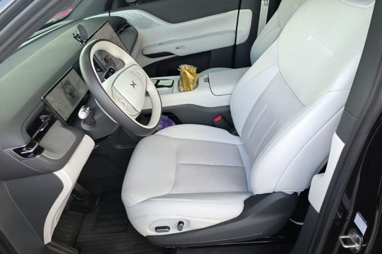 Used XPeng G6 2025 625 Long-Range Max Tech Edition Left Front Seat