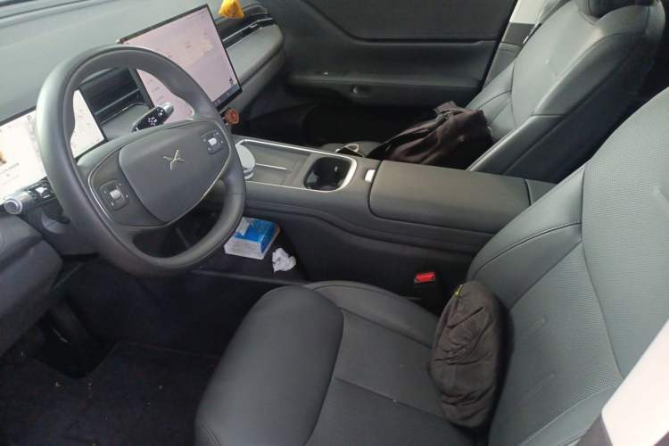 Used XPeng G6 2025 625 Long-Range Max Tech Edition Left Front Seat