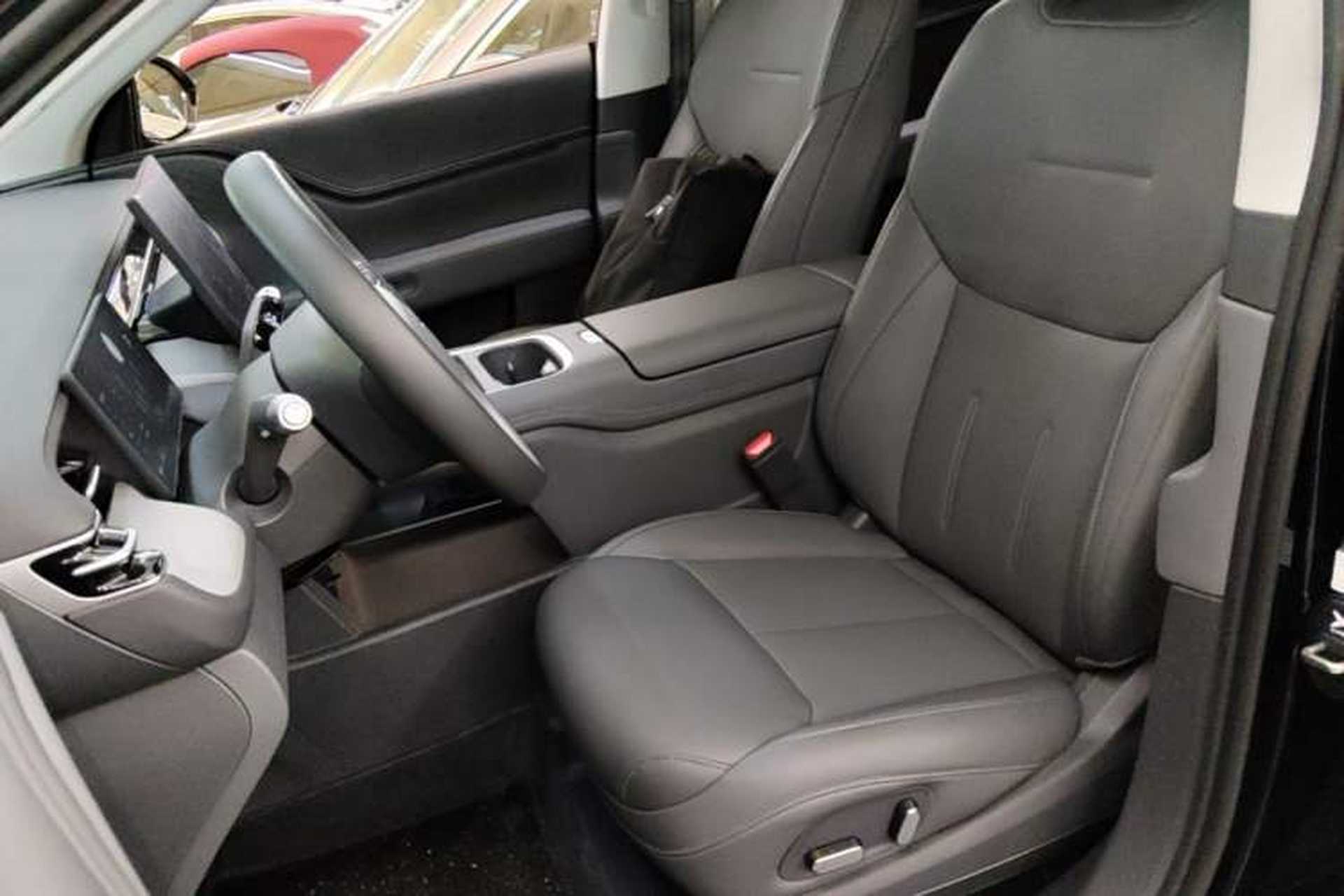 Used XPeng G6 2025 625 Long-Range Max Tech Edition Left Front Seat