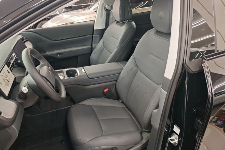 Used XPeng G6 2025 625 Long-Range Max Tech Edition Left Front Seat