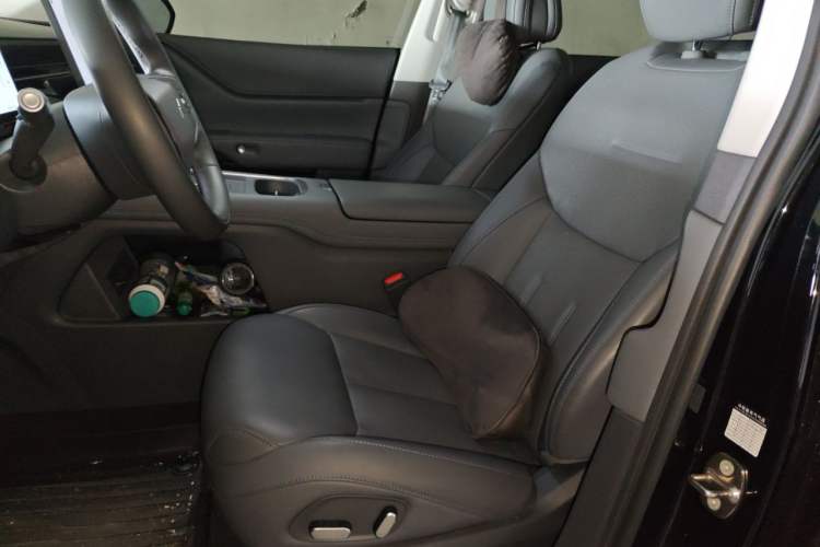 Used XPeng G6 2025 625 Long-Range Max Tech Edition Left Front Seat
