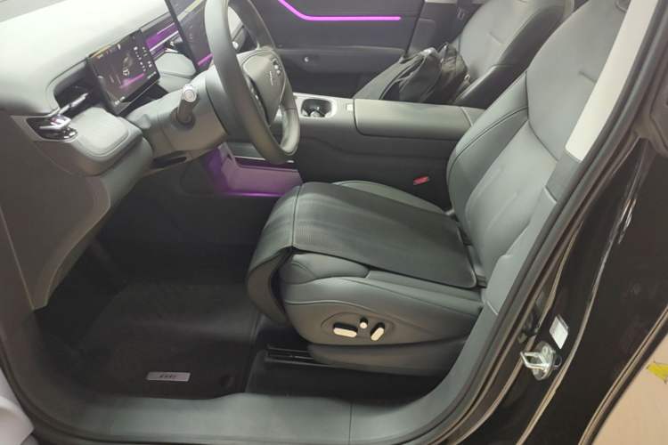 Used XPeng G6 2025 725 Ultra-Long Range Max Flagship Edition Left Front Seat