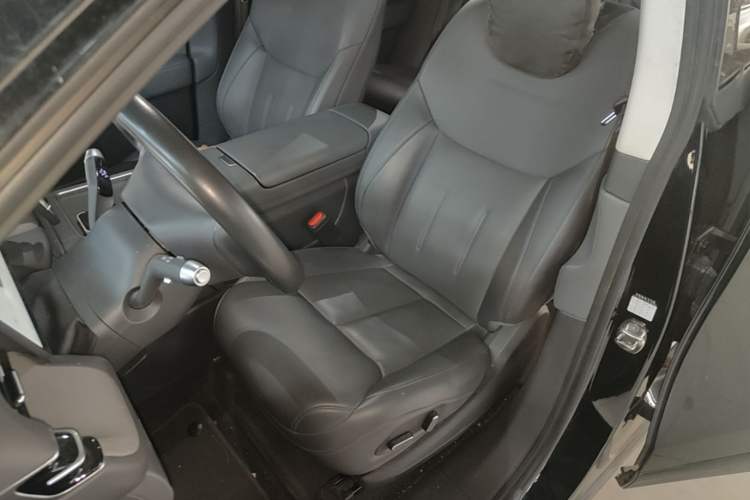 Used XPeng G6 2025 625 Long-Range Max Tech Edition Left Front Seat