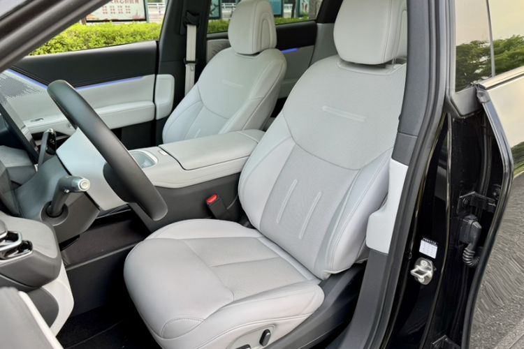 Used XPeng G6 2025 625 Long-Range Max Tech Edition Left Front Seat