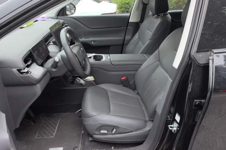 Used XPeng G6 2025 625 Long-Range Max Tech Edition Left Front Seat