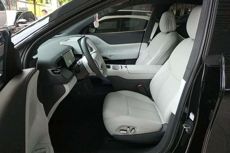 Used XPeng G6 2025 625 Long-Range Max Flagship Edition Left Front Seat
