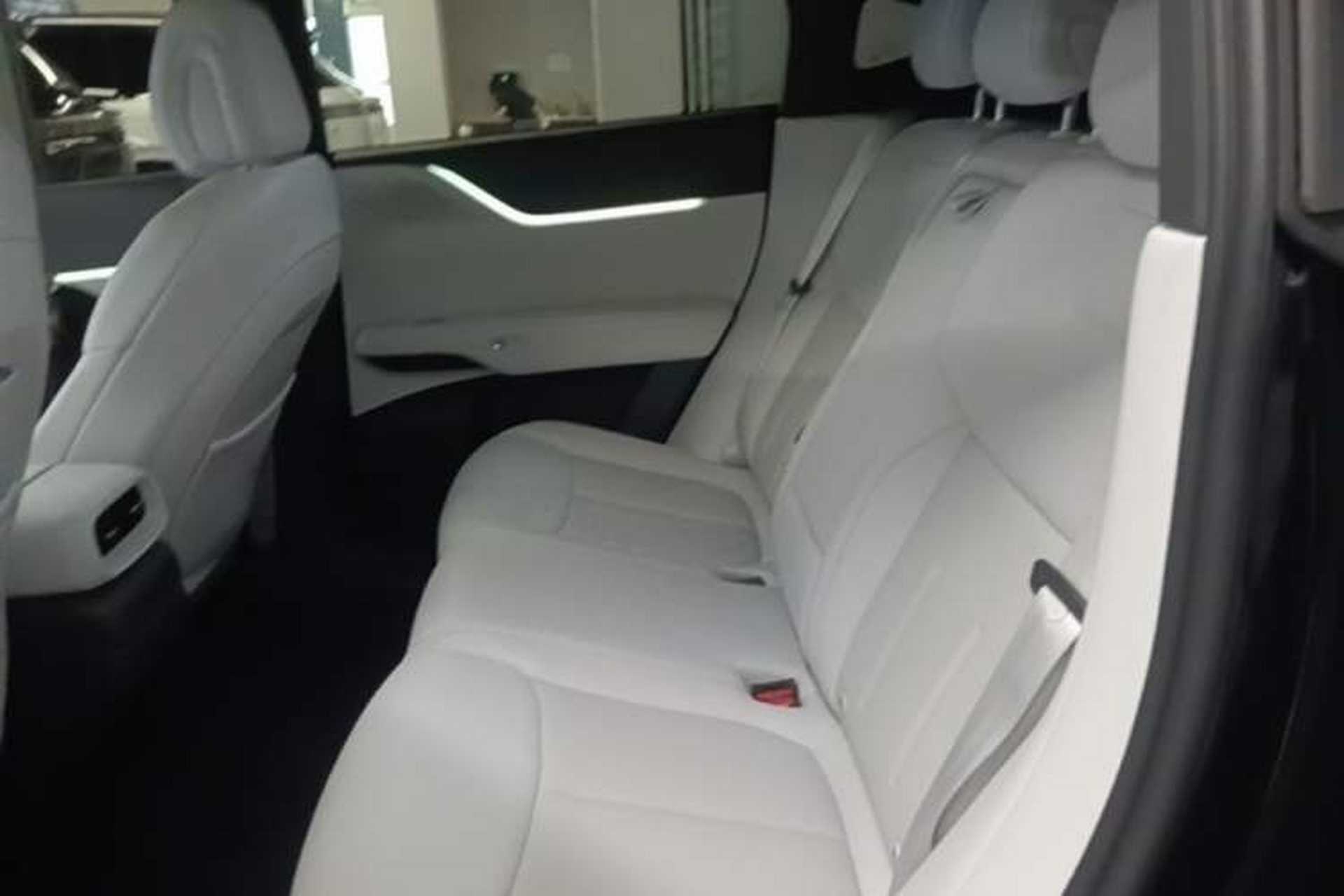Used XPeng G6 2025 625 Long-Range Max Tech Edition Left Rear Seat