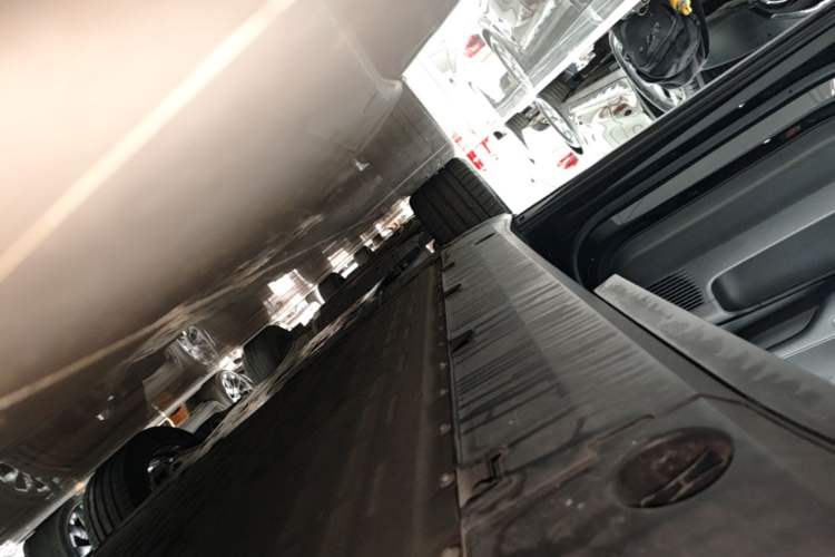 Used XPeng G6 2025 625 Long-Range Max Tech Edition Left Side Sill