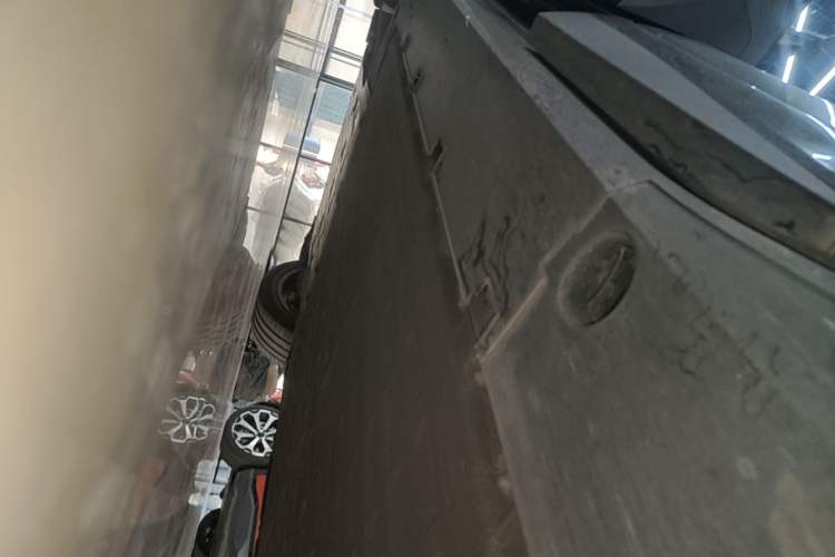 Used XPeng G6 2025 625 Long-Range Max Tech Edition Left Side Sill