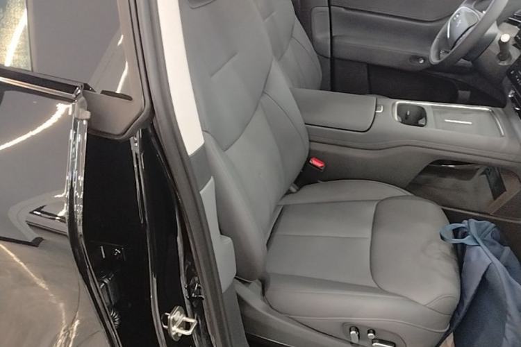 Used XPeng G6 2025 625 Long-Range Max Flagship Edition Right Front Seat