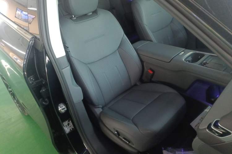 Used XPeng G6 2025 625 Long-Range Max Tech Edition Right Front Seat