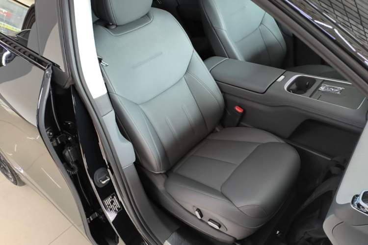 Used XPeng G6 2025 625 Long-Range Max Tech Edition Right Front Seat
