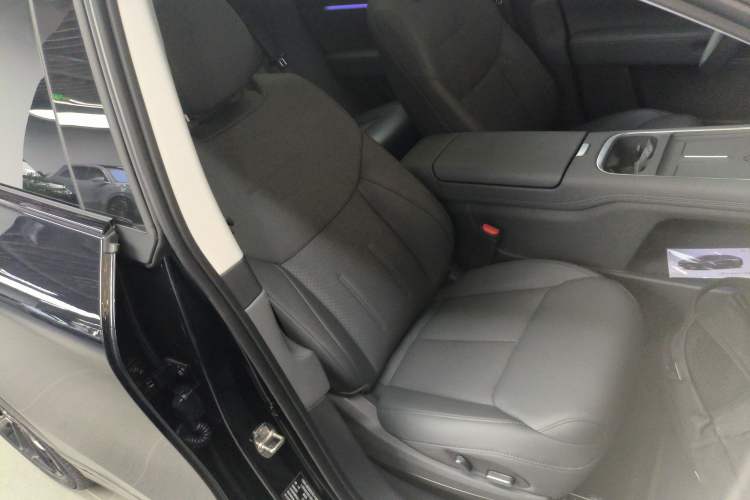 Used XPeng G6 2025 625 Long-Range Max Tech Edition Right Front Seat