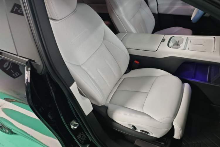 Used XPeng G6 2025 625 Long-Range Max Tech Edition Right Front Seat