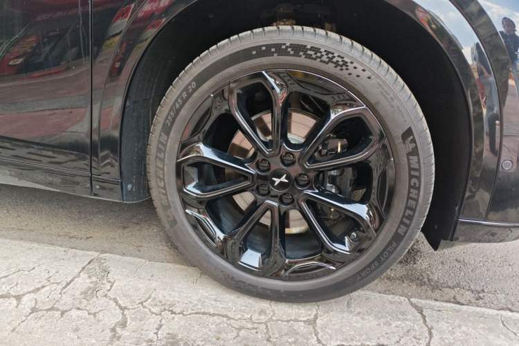 Used XPeng G6 2025 625 Long-Range Max Flagship Edition Right Front Wheel Hub