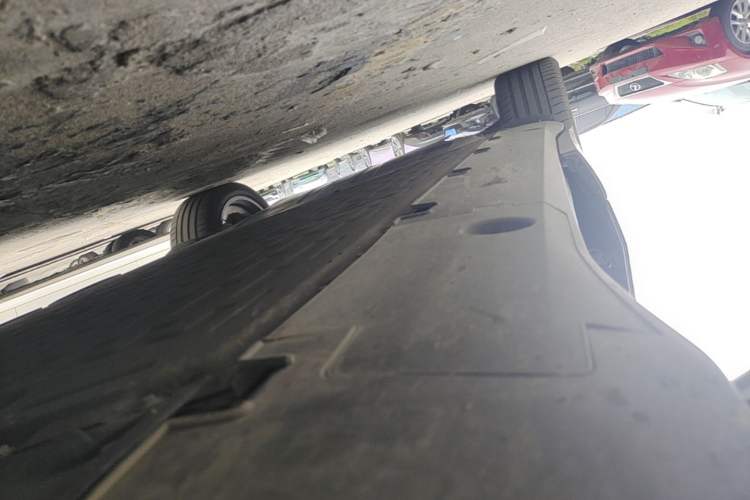 Used XPeng G6 2025 625 Long-Range Max Tech Edition Right Side Sill