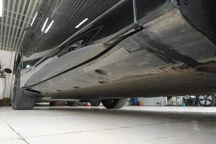 Used XPeng G6 2025 625 Long-Range Max Flagship Edition Right Side Sill